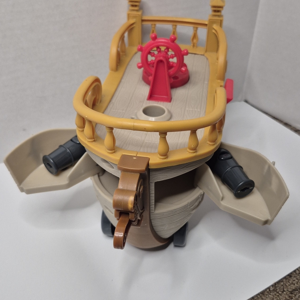 Adventure Pirate Ship Playset -‎ Red and Tan - Picture 3 of 9